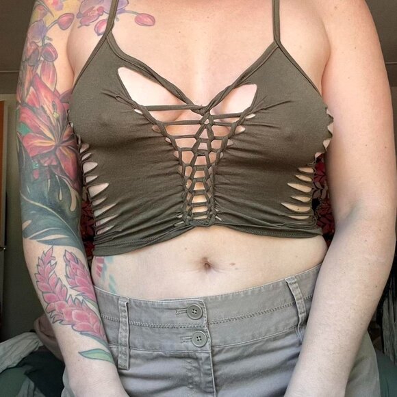 Braided olive green crop top - Picture 1 of 4